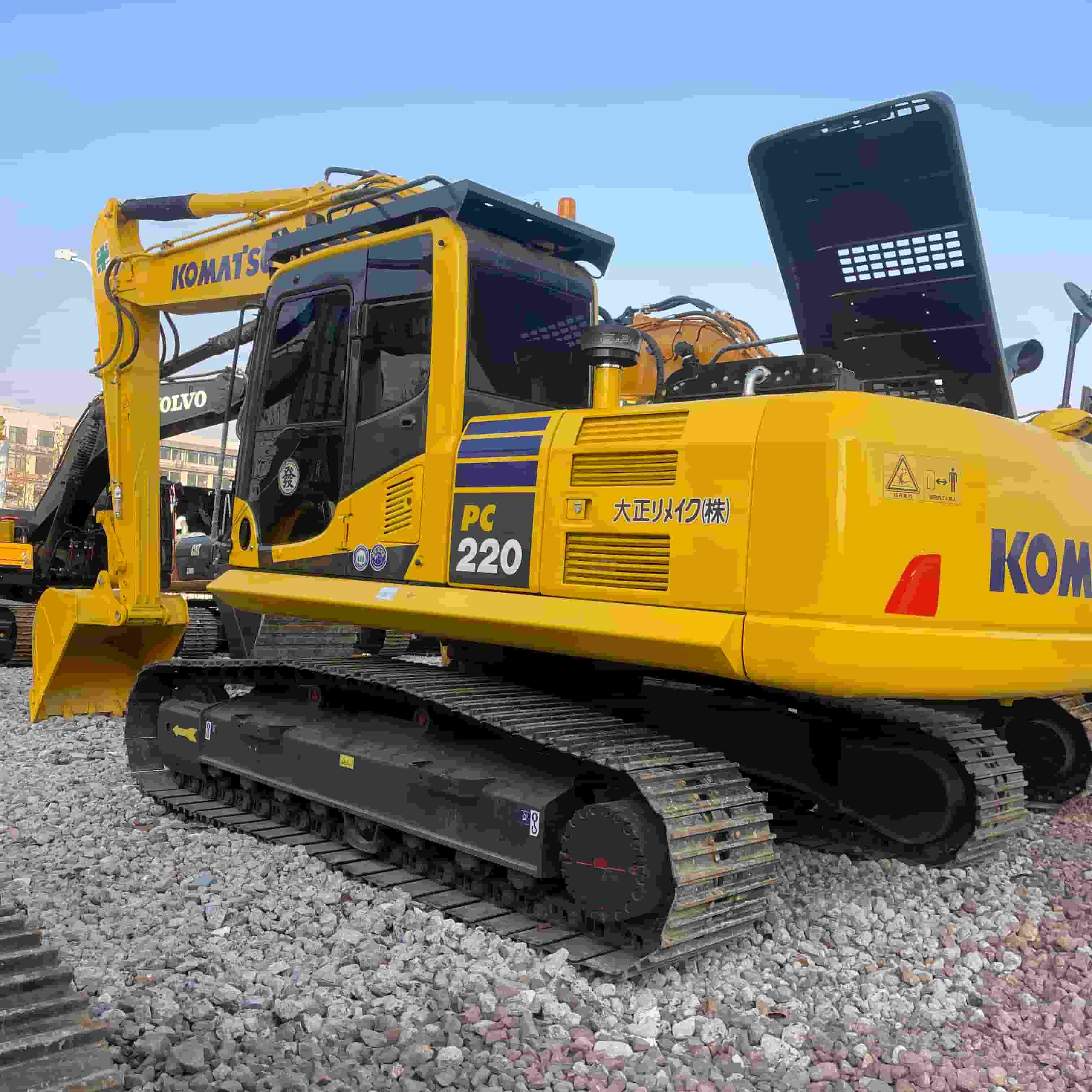 used Komatsu PC220 excavator