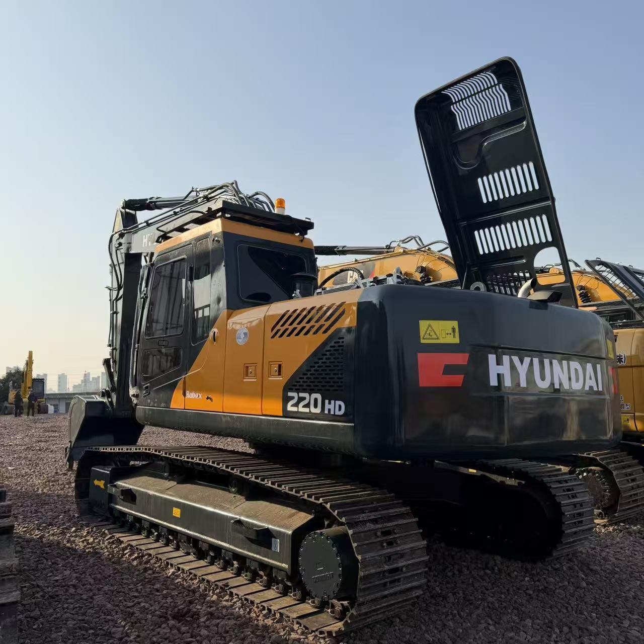 Hyundai 220