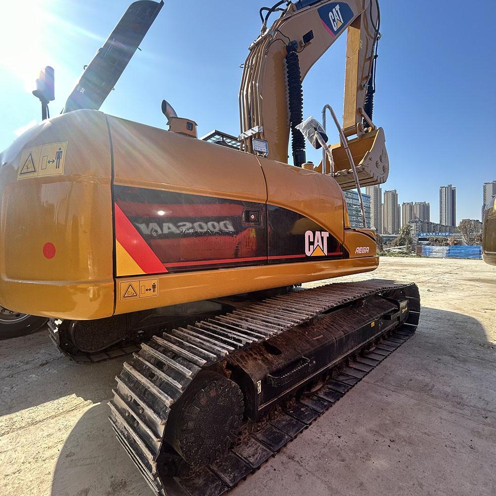 Used CAT 323D2L