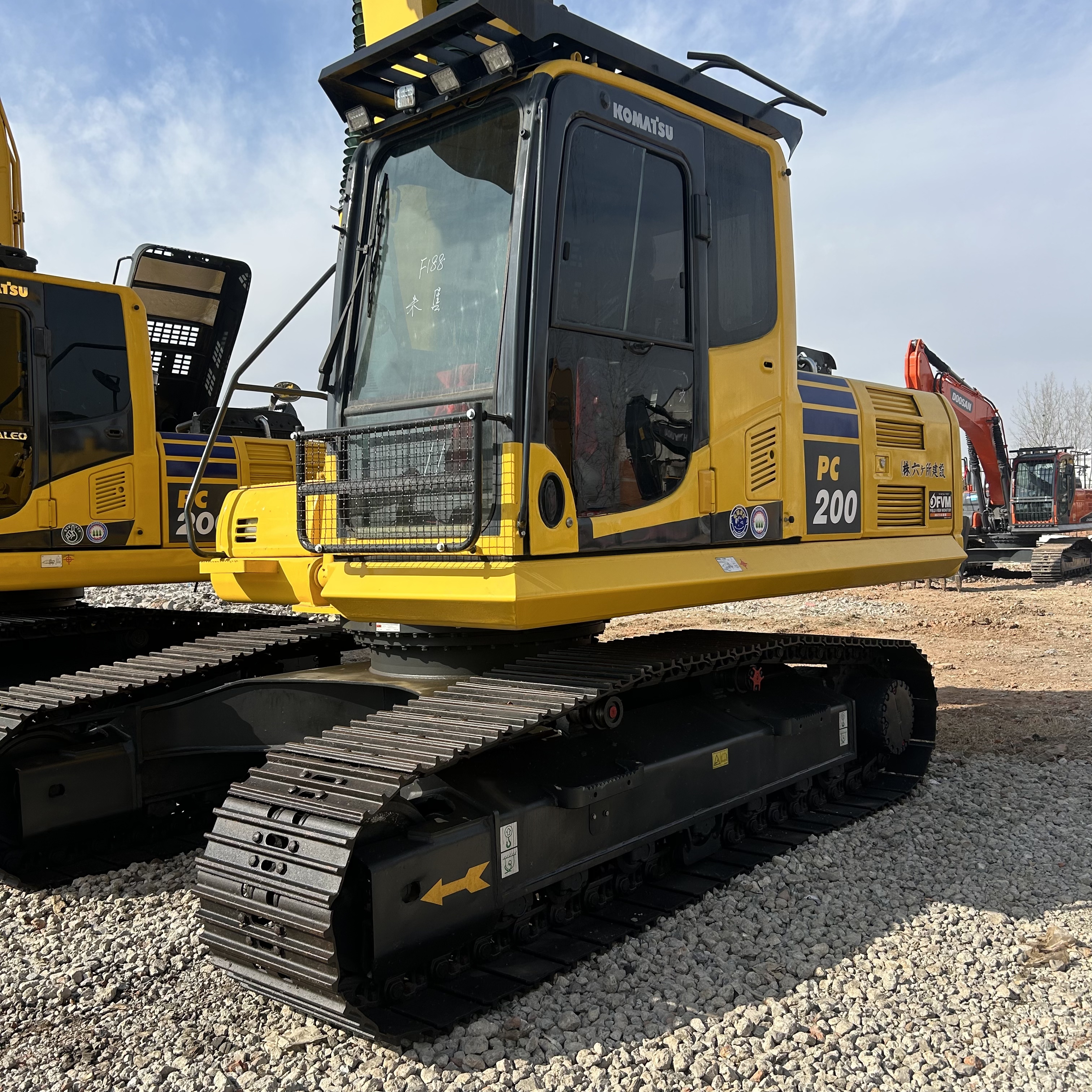Used Komatsu Excavator Guide: Hours vs. Condition komatsu 200
