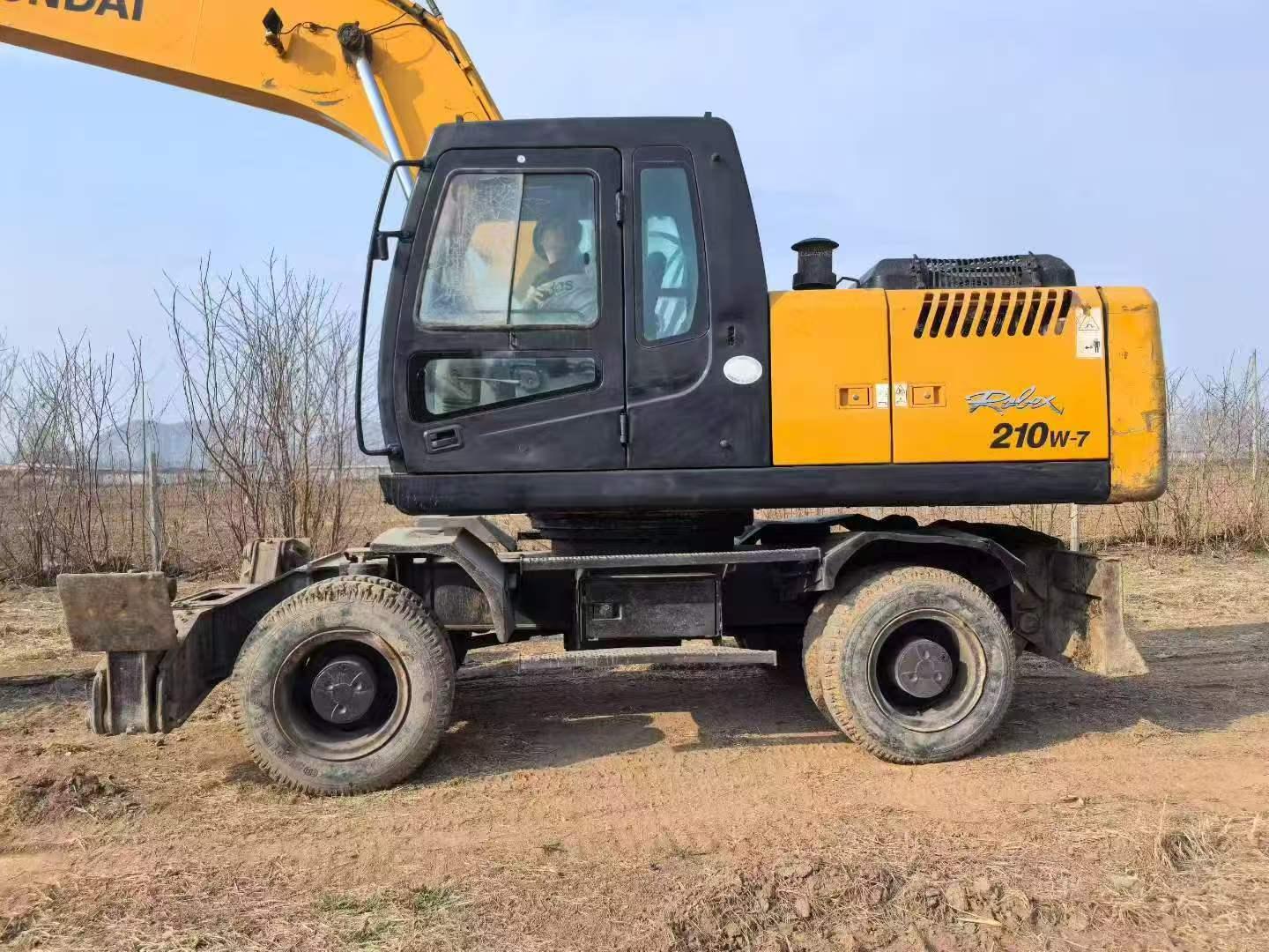 Used Wheeled Excavator: Hyundai HW150 vs HW210 – Specs, Hours & Price Used Wheeled Excavator: Hyundai HW150 vs HW210 – Specs, Hours & Price